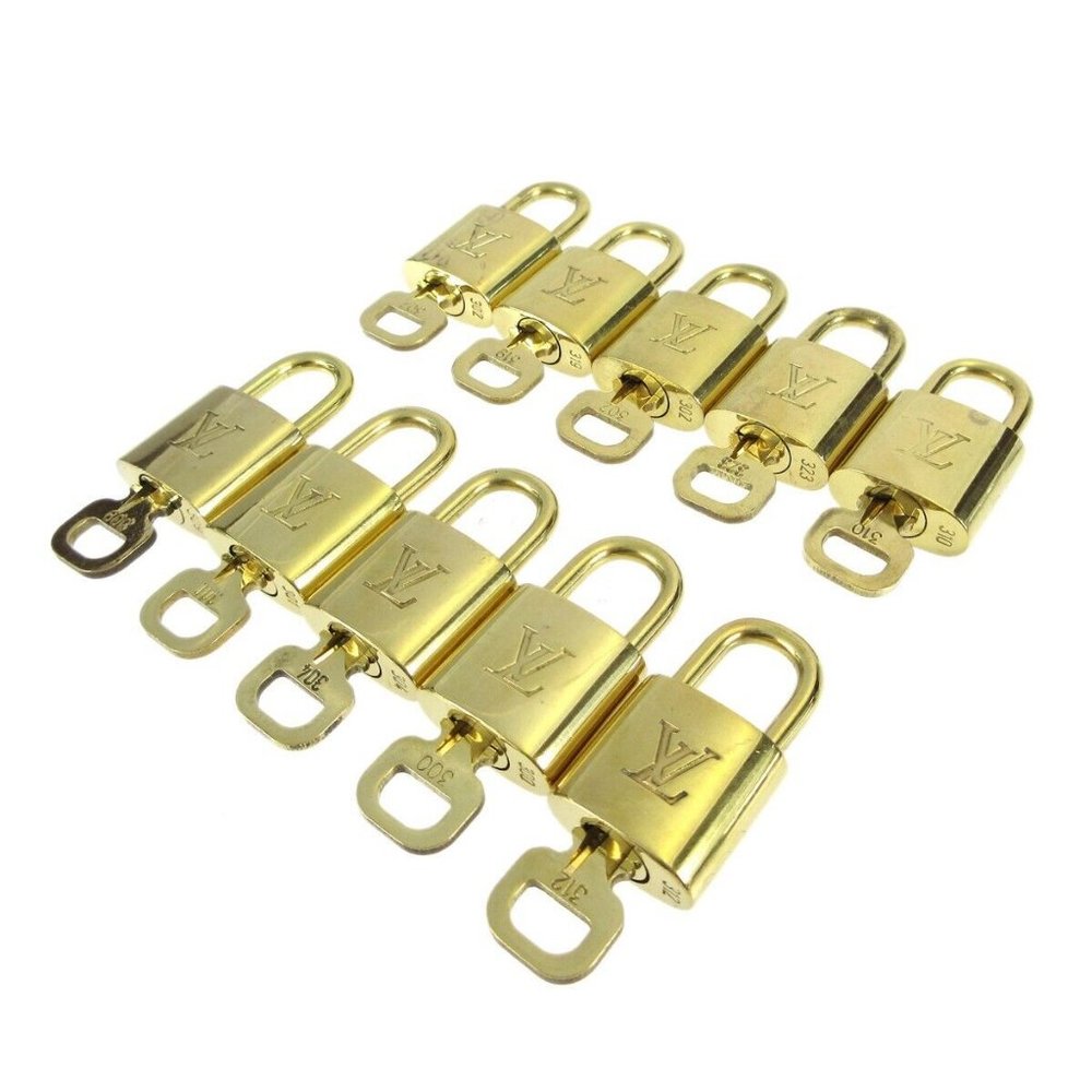 LOUIS VUITTON Padlock & Key Bag Accessories Charm 10 Piece Set Gold